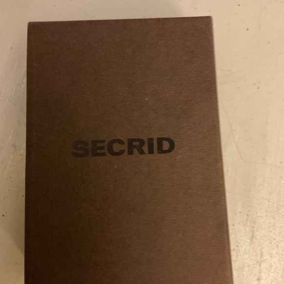 Secrid Matte Black Leather Card Holder - Picture 7 of 8